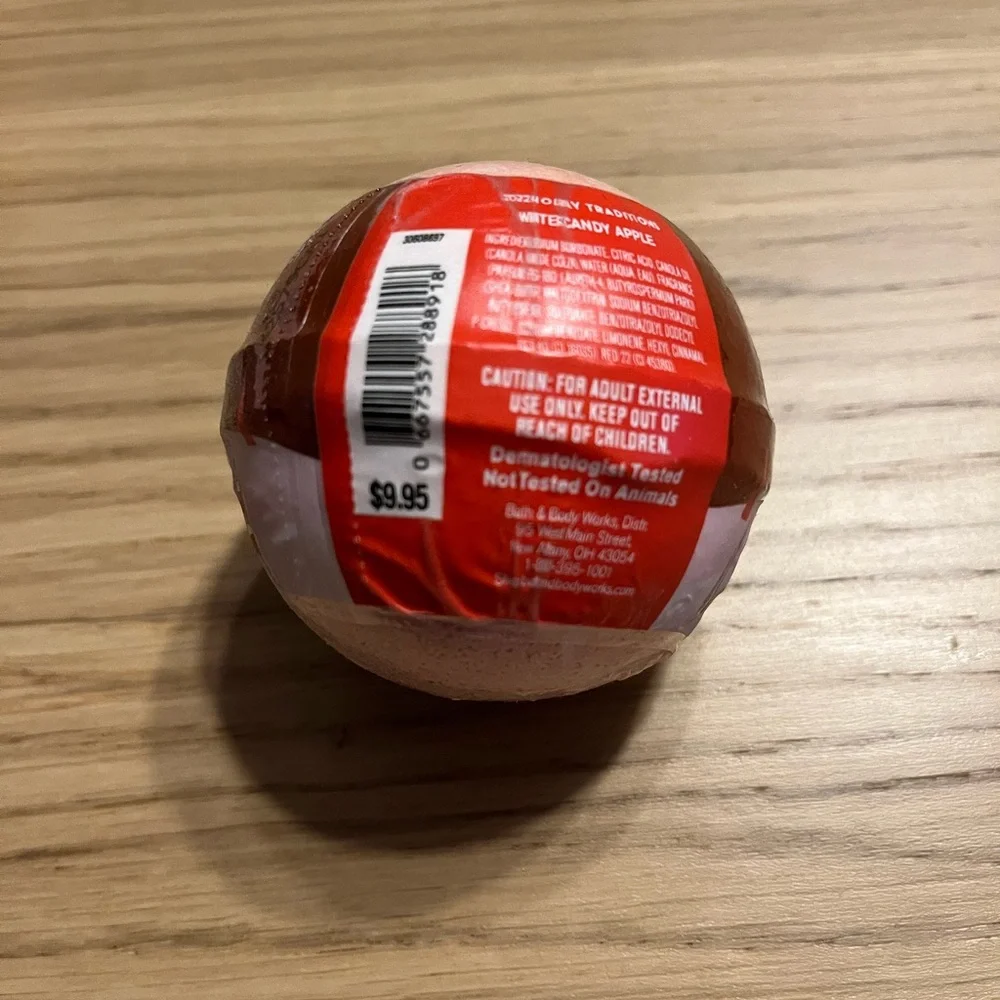 Bath & Body Works Bath Fizzy. Winter Candy Apple.